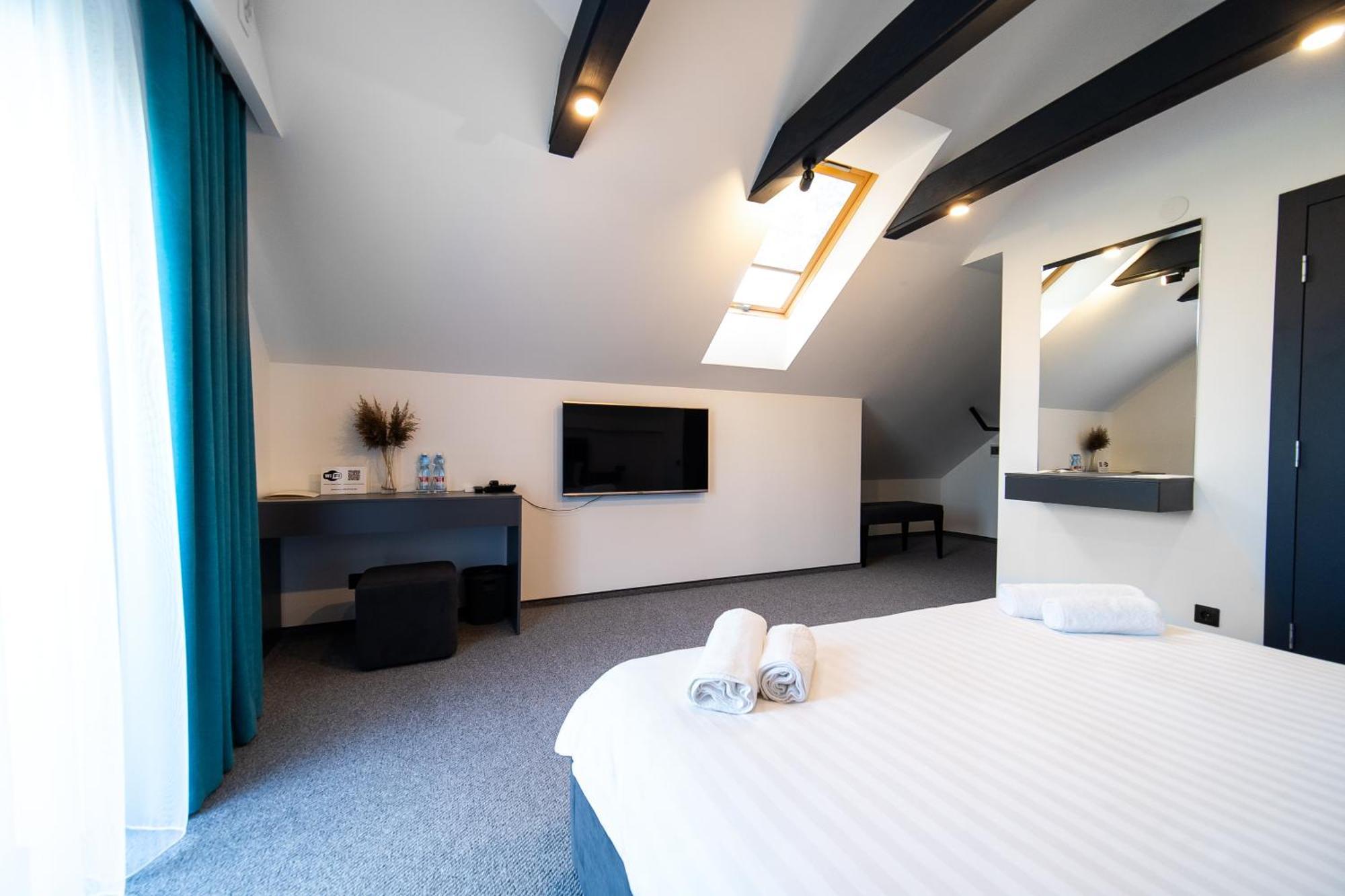 Rokytne  Royal Wood Hotel מראה חיצוני תמונה