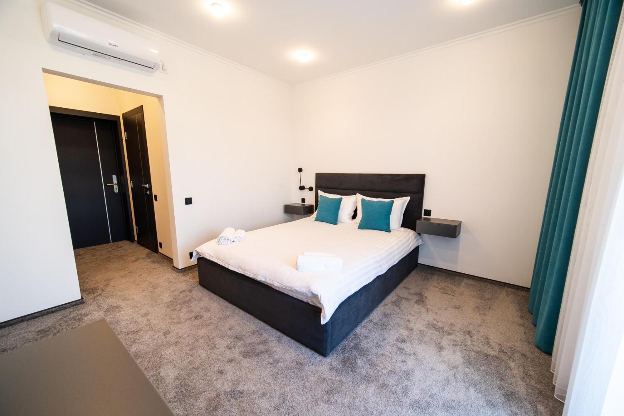 Rokytne  Royal Wood Hotel מראה חיצוני תמונה