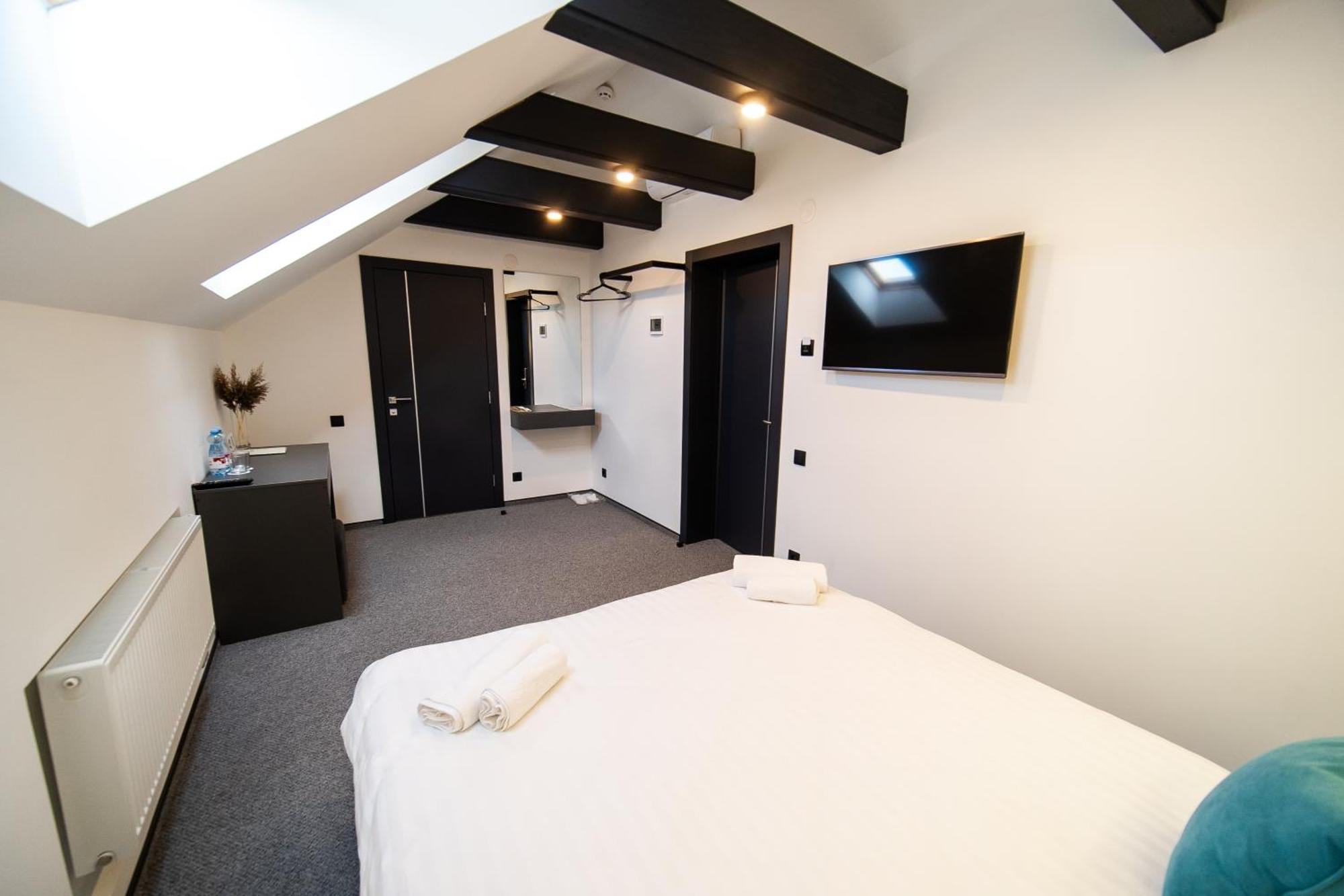 Rokytne  Royal Wood Hotel מראה חיצוני תמונה