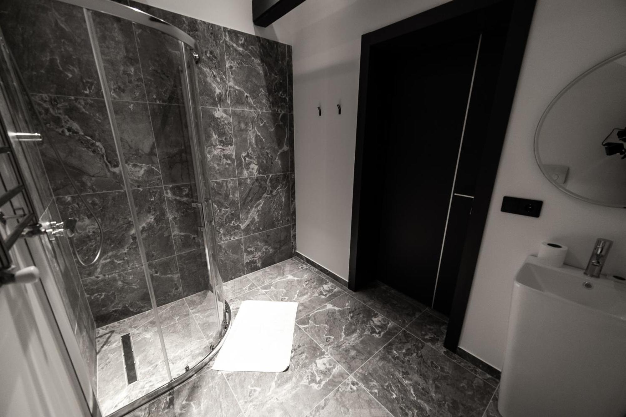 Rokytne  Royal Wood Hotel מראה חיצוני תמונה