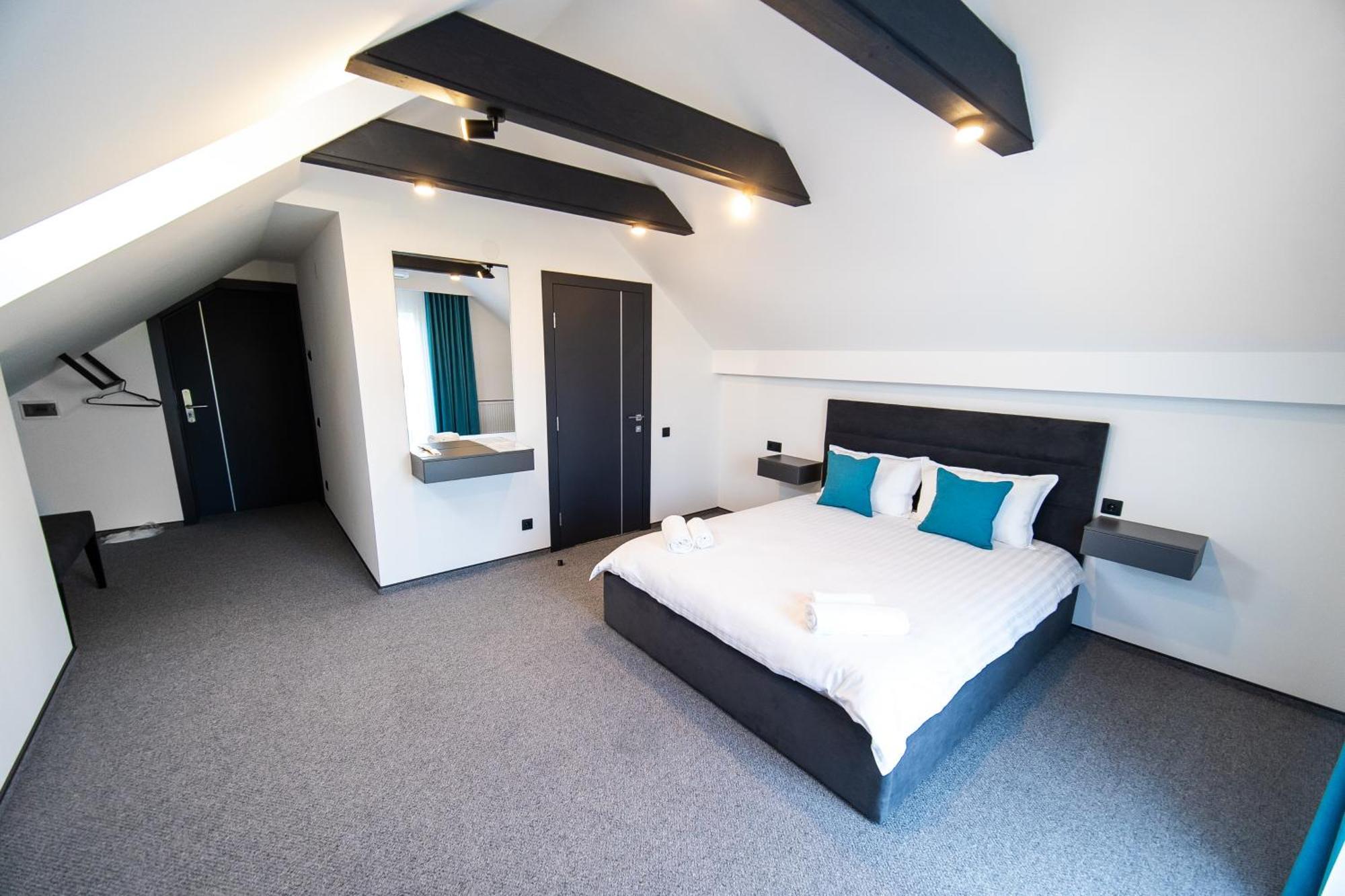 Rokytne  Royal Wood Hotel מראה חיצוני תמונה